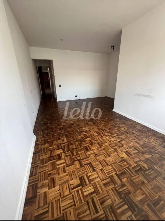 LIVING de Apartamento à venda, Padrão com 74 m², 2 quartos e 1 vaga em Vila Mariana - São Paulo