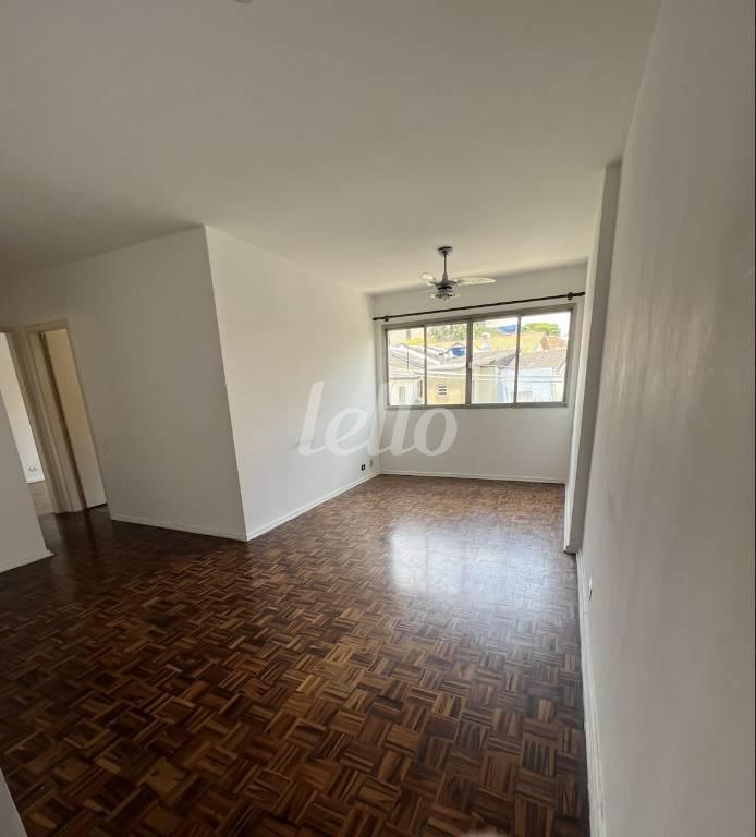 LIVING de Apartamento à venda, Padrão com 74 m², 2 quartos e 1 vaga em Vila Mariana - São Paulo