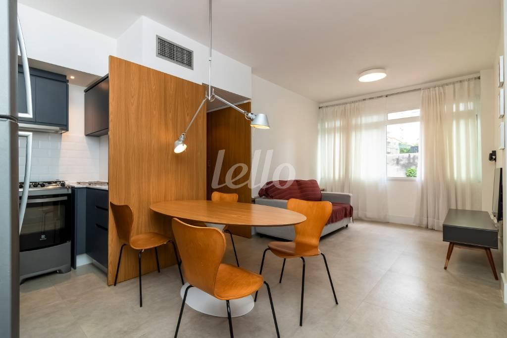 COZINHA de Apartamento para alugar, Padrão com 66 m², 1 quarto e em Consolação - São Paulo