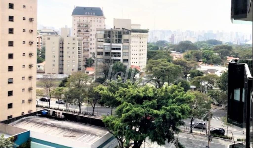 VISTA de Apartamento à venda, Padrão com 173 m², 4 quartos e 2 vagas em Itaim Bibi - São Paulo