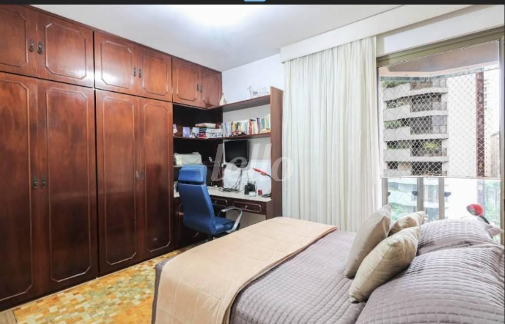 DORMITORIO de Apartamento à venda, Padrão com 173 m², 4 quartos e 2 vagas em Itaim Bibi - São Paulo