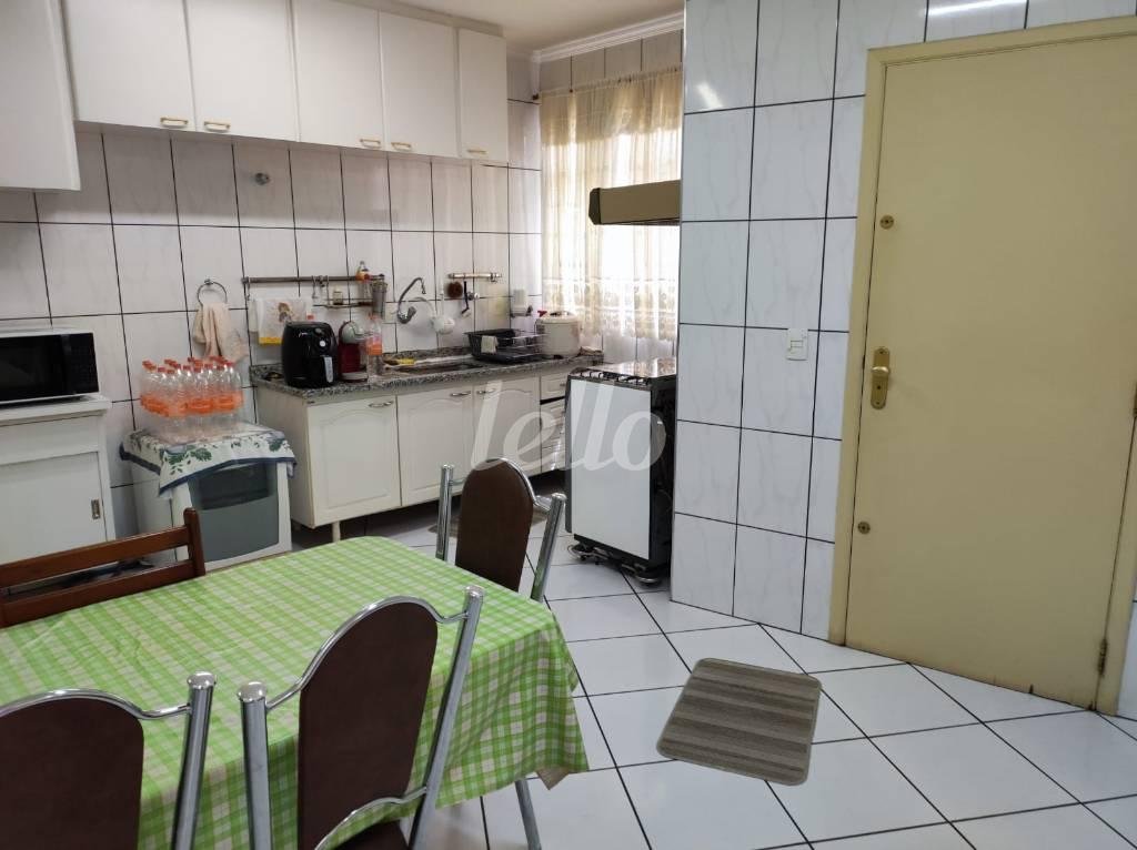 COZINHA de Casa à venda, assobradada com 180 m², 2 quartos e 3 vagas em Vila Gustavo - São Paulo