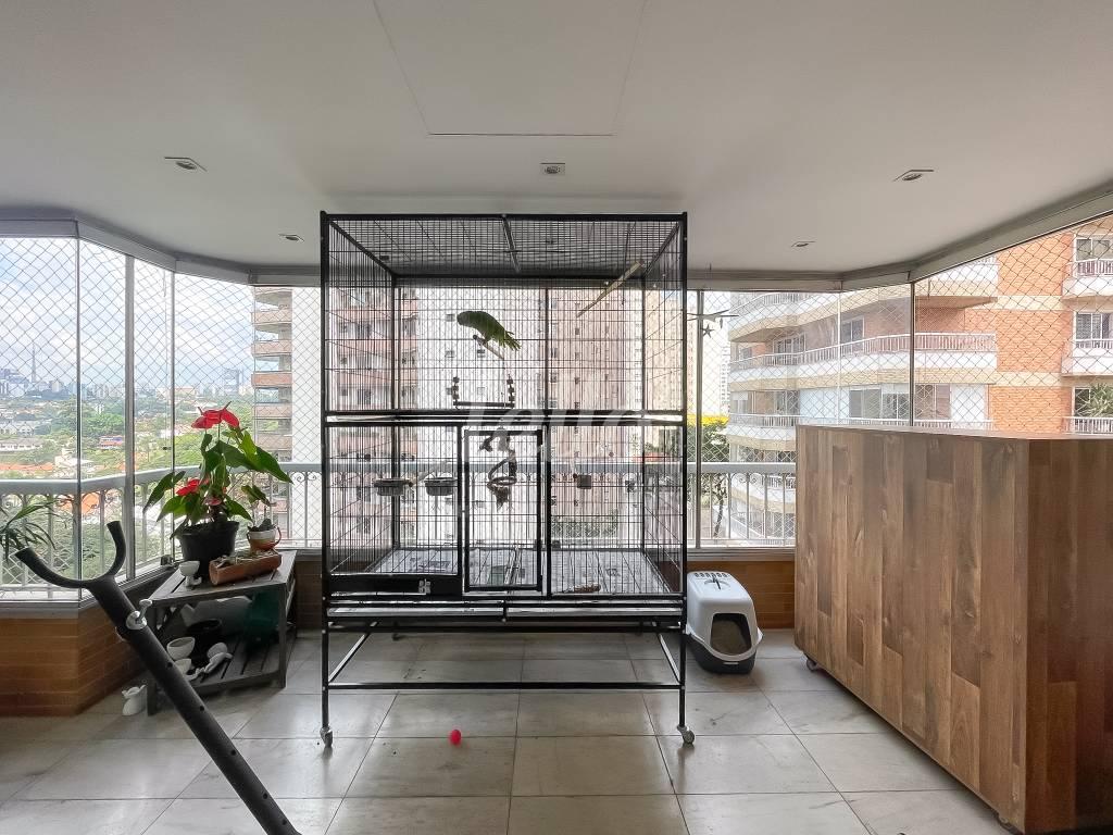 VARANDA de Apartamento à venda, Padrão com 330 m², 4 quartos e 4 vagas em Perdizes - São Paulo