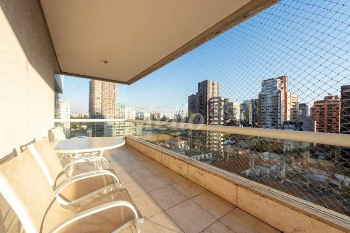 VARANDA de Apartamento à venda, Padrão com 335 m², 4 quartos e 5 vagas em Pinheiros - São Paulo
