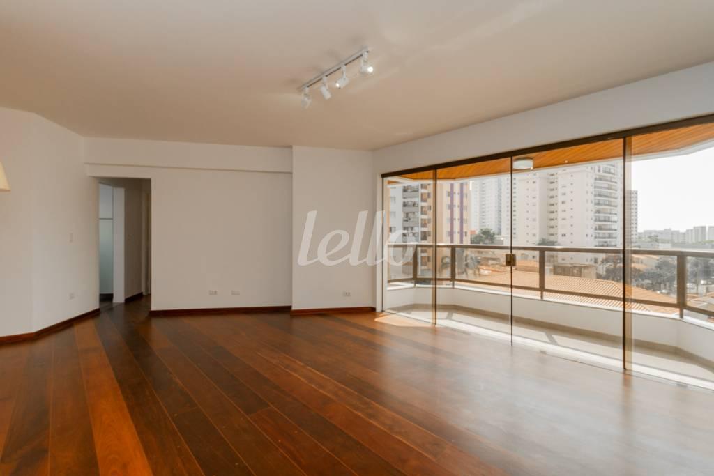 SALA de Apartamento à venda, Padrão com 156 m², 4 quartos e 2 vagas em Vila Ipojuca - São Paulo