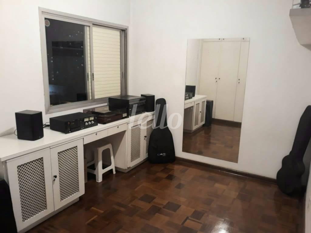 DORMITORIO de Apartamento à venda, Padrão com 125 m², 3 quartos e 2 vagas em Indianópolis - São Paulo