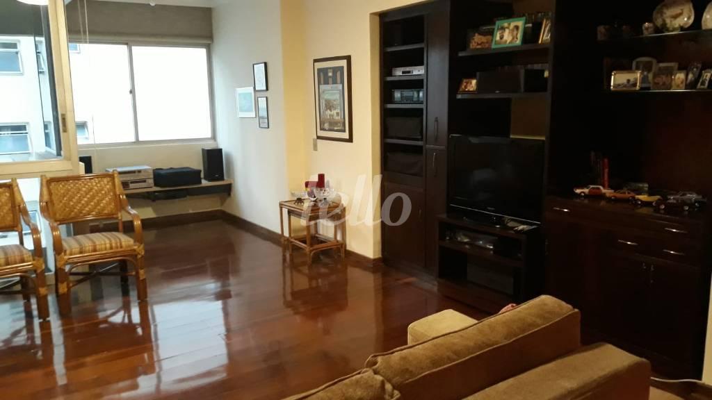 SALA de Apartamento à venda, Padrão com 125 m², 3 quartos e 2 vagas em Indianópolis - São Paulo