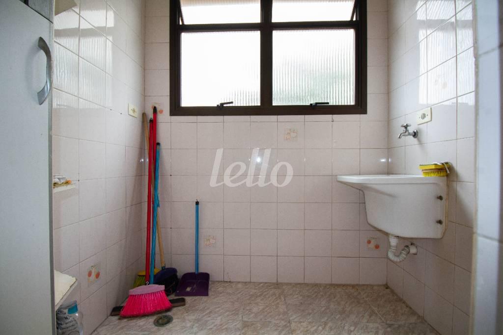 ÁREA DE SERVIÇO de Apartamento à venda, Padrão com 58 m², 2 quartos e 2 vagas em Vila Mazzei - São Paulo