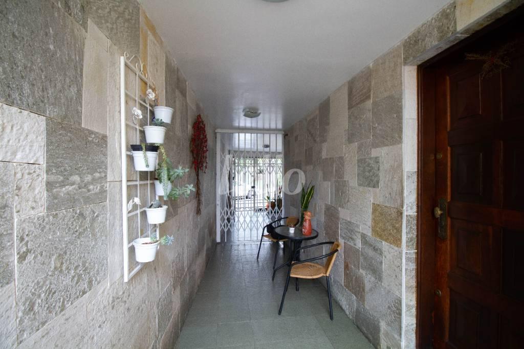 CORREDOR DE ENTRADA de Casa à venda, sobrado com 319 m², 3 quartos e 3 vagas em Mandaqui - São Paulo