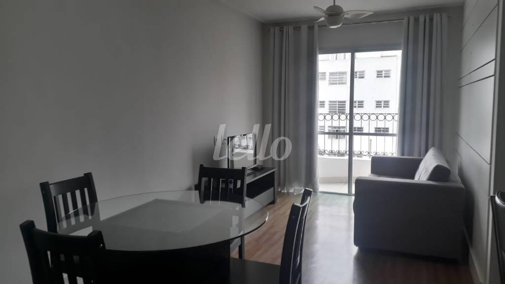 SALA de Apartamento para alugar, Padrão com 45 m², 1 quarto e 1 vaga em Jardim Paulista - São Paulo