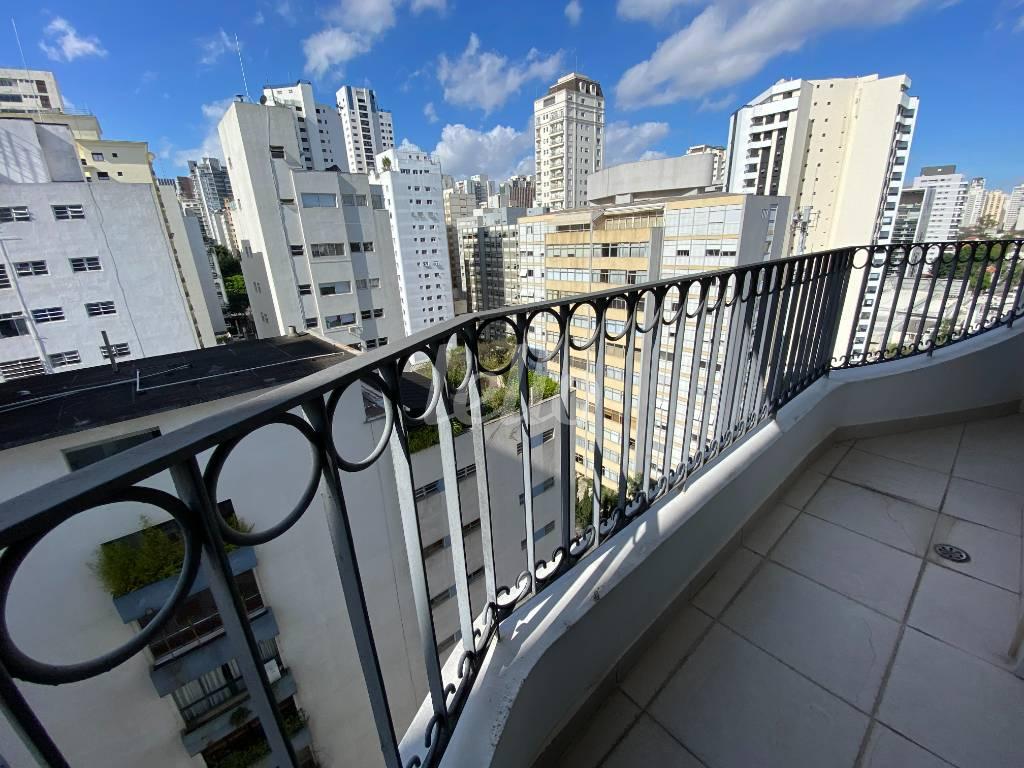 VARANDA de Apartamento para alugar, Padrão com 45 m², 1 quarto e 1 vaga em Jardim Paulista - São Paulo