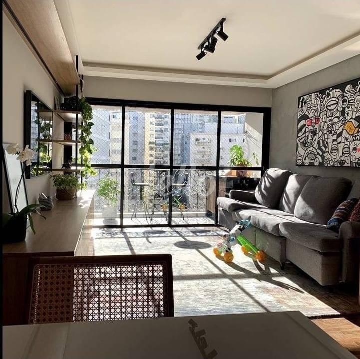 LIVING de Apartamento à venda, Padrão com 140 m², 3 quartos e 1 vaga em Paraíso - São Paulo