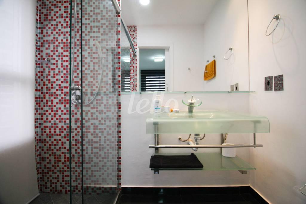 BANHEIRO DA SUÍTE de Apartamento à venda, Padrão com 70 m², 2 quartos e 2 vagas em Cidade Monções - São Paulo