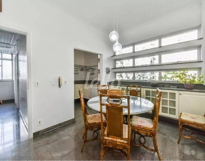 COZINHA de Apartamento para alugar, Padrão com 200 m², 3 quartos e 2 vagas em Consolação - São Paulo