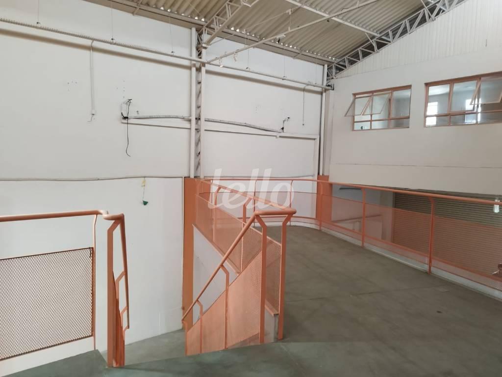 MEZANINO de Galpão/Armazém para alugar, Padrão com 600 m², e 4 vagas em Pinheiros - São Paulo