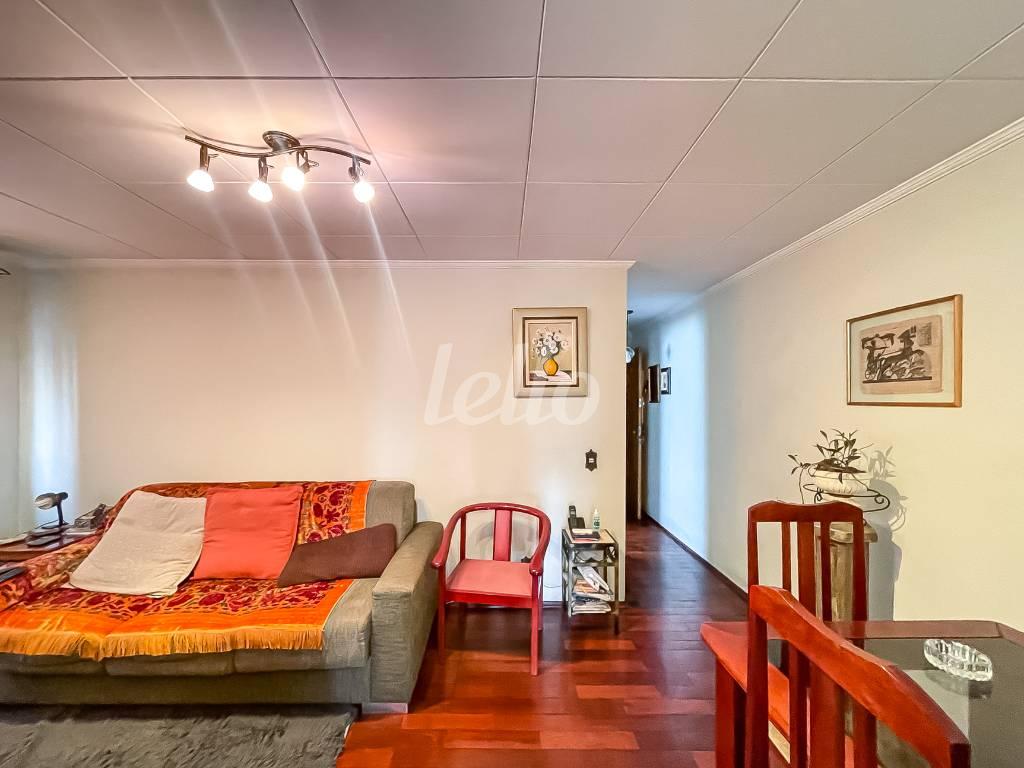 SALA PARA DOIS AMBIENTES de Apartamento à venda, Padrão com 72 m², 2 quartos e 1 vaga em Tatuapé - São Paulo