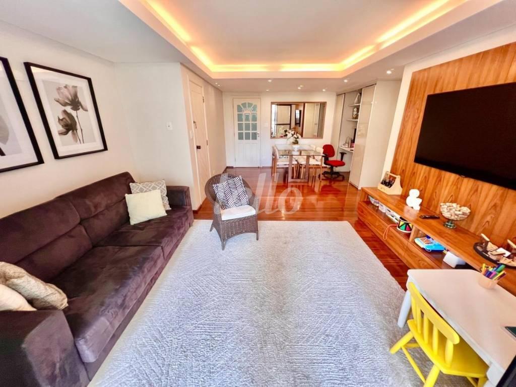 LIVING de Apartamento à venda, Padrão com 114 m², 3 quartos e 2 vagas em Indianópolis - São Paulo