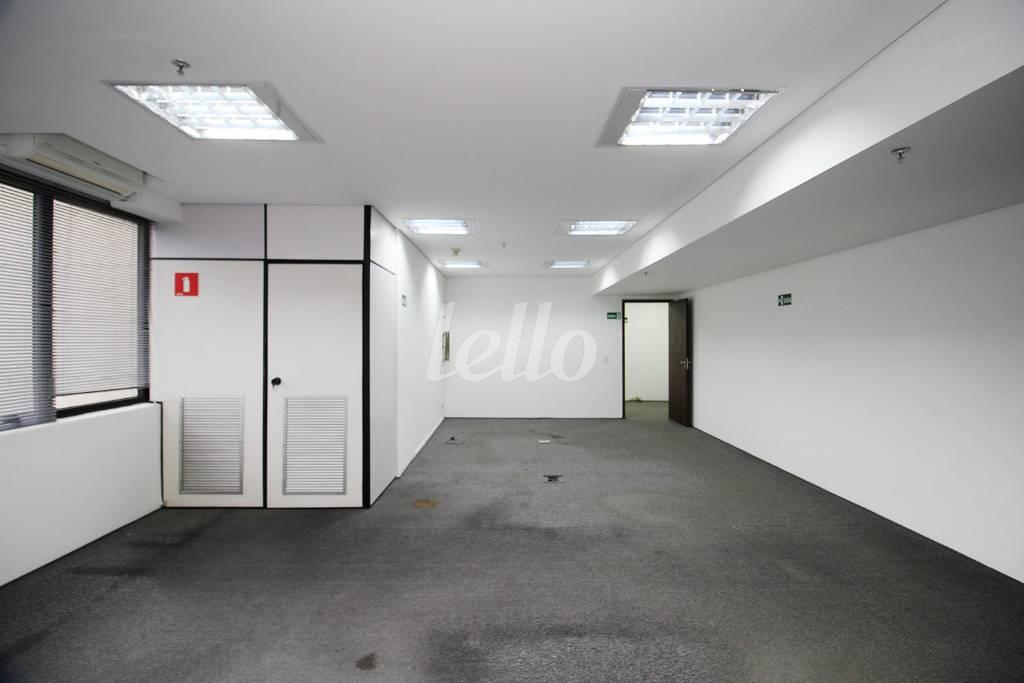 SALA PRINCIPAL de Sala / Conjunto para alugar, Padrão com 150 m², e 3 vagas em Cidade Monções - São Paulo