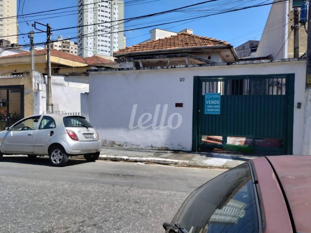 FRENTE DA CASA de Área / Terreno à venda, Padrão com 400 m², e em Vila da Saúde - São Paulo