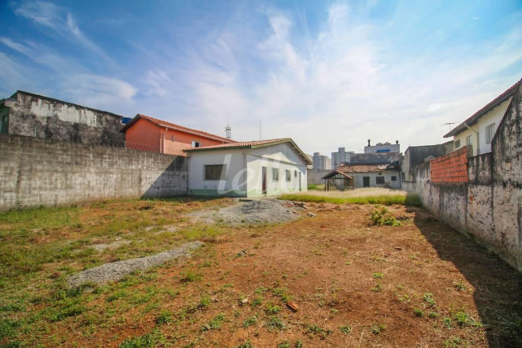 TERRENO de Área / Terreno à venda, Padrão com 800 m², e em Vila do Encontro - São Paulo