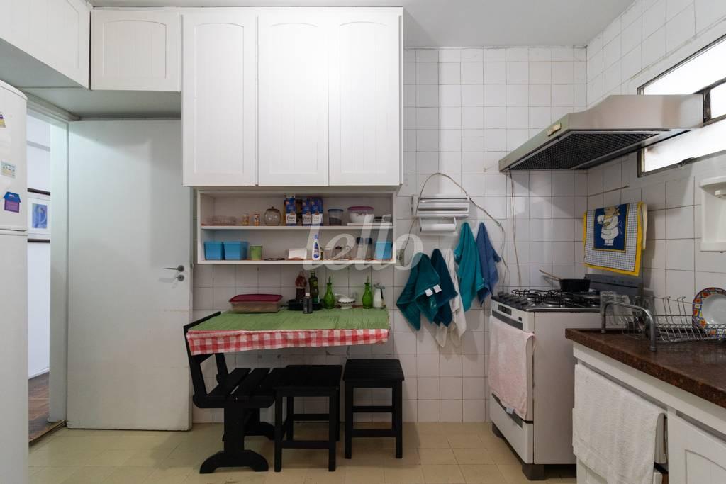 COZINHA de Apartamento à venda, Padrão com 66 m², 2 quartos e 1 vaga em Jardins - São Paulo