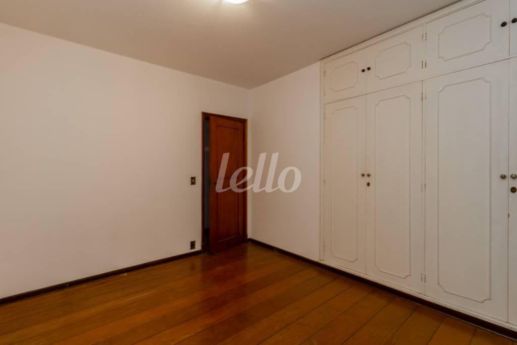 QUARTO 4 de Casa para alugar, sobrado com 370 m², 4 quartos e 4 vagas em Alto de Pinheiros - São Paulo
