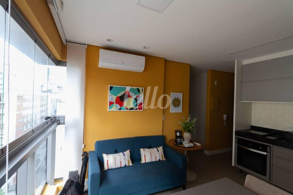 SALA de Apartamento para alugar, Padrão com 49 m², 2 quartos e 1 vaga em Pinheiros - São Paulo