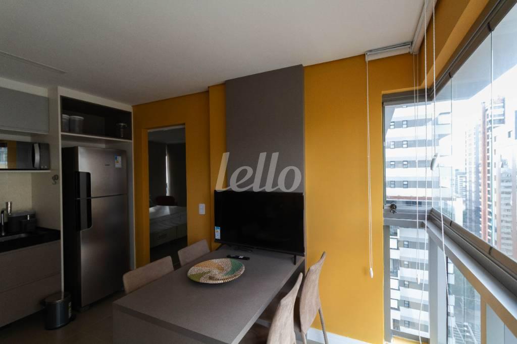 SALA de Apartamento para alugar, Padrão com 49 m², 2 quartos e 1 vaga em Pinheiros - São Paulo