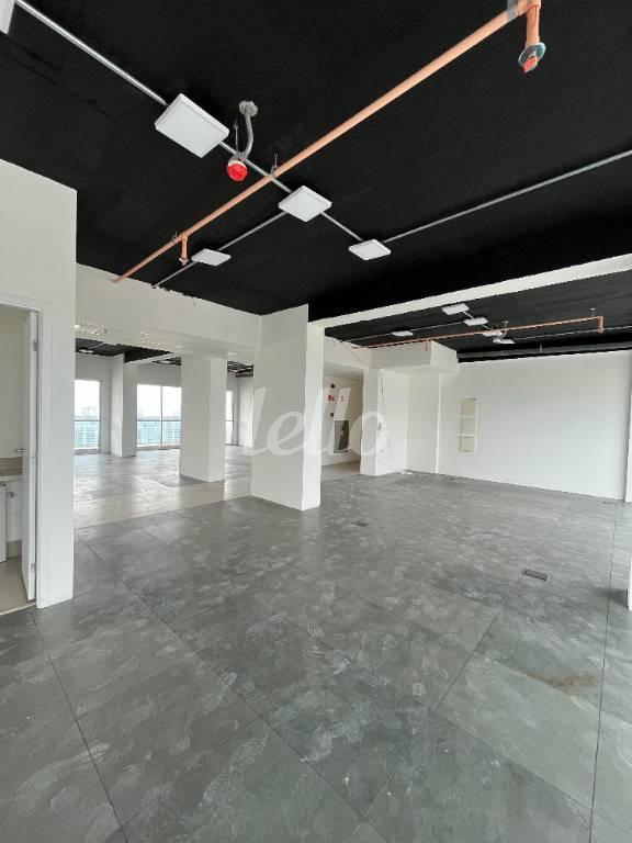 9 de Sala / Conjunto à venda, Padrão com 256 m², e 7 vagas em Vila Baeta Neves - São Bernardo do Campo