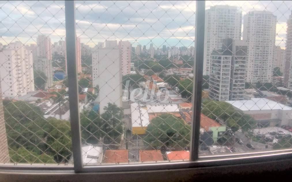 VISTA de Apartamento à venda, Padrão com 68 m², 2 quartos e 1 vaga em Vila Olímpia - São Paulo