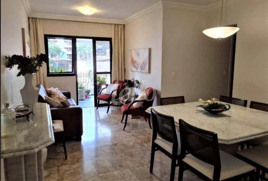 SALA de Apartamento à venda, Padrão com 100 m², 3 quartos e 2 vagas em Moema - São Paulo