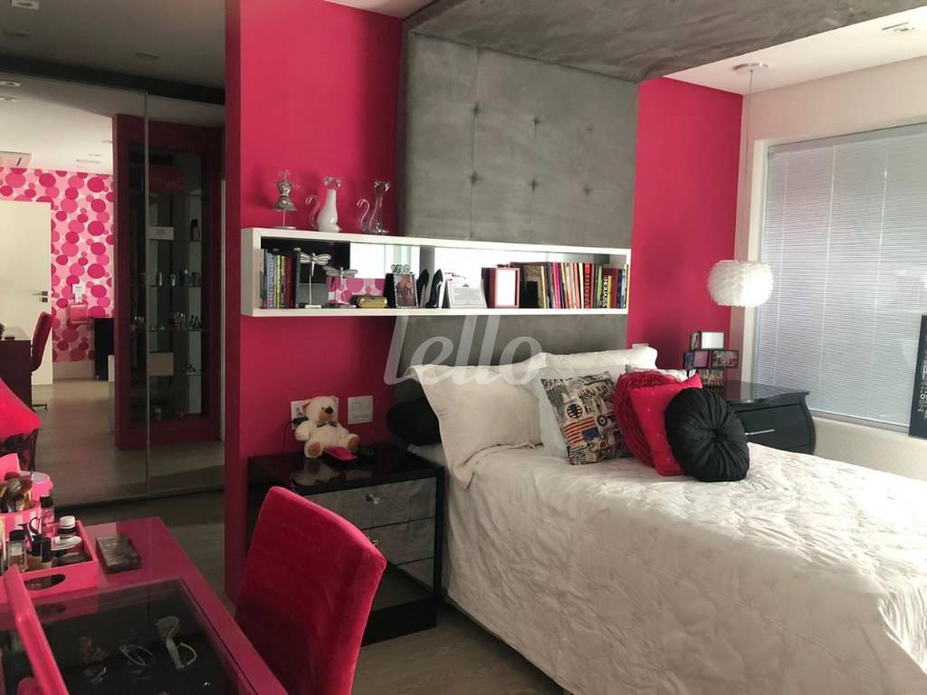 SUITE MENINA de Casa à venda, em condomínio - sobrado com 1200 m², 6 quartos e 6 vagas em Cerâmica - São Caetano do Sul