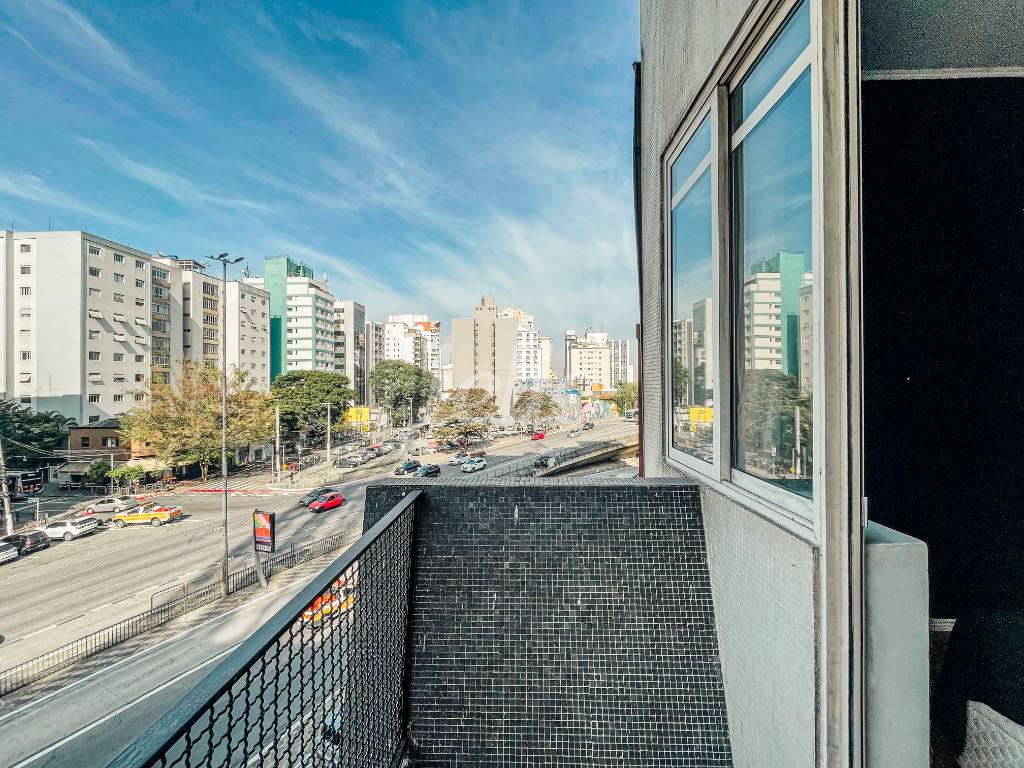 VARANDA de Apartamento à venda, Padrão com 81 m², 2 quartos e em Jardins - São Paulo