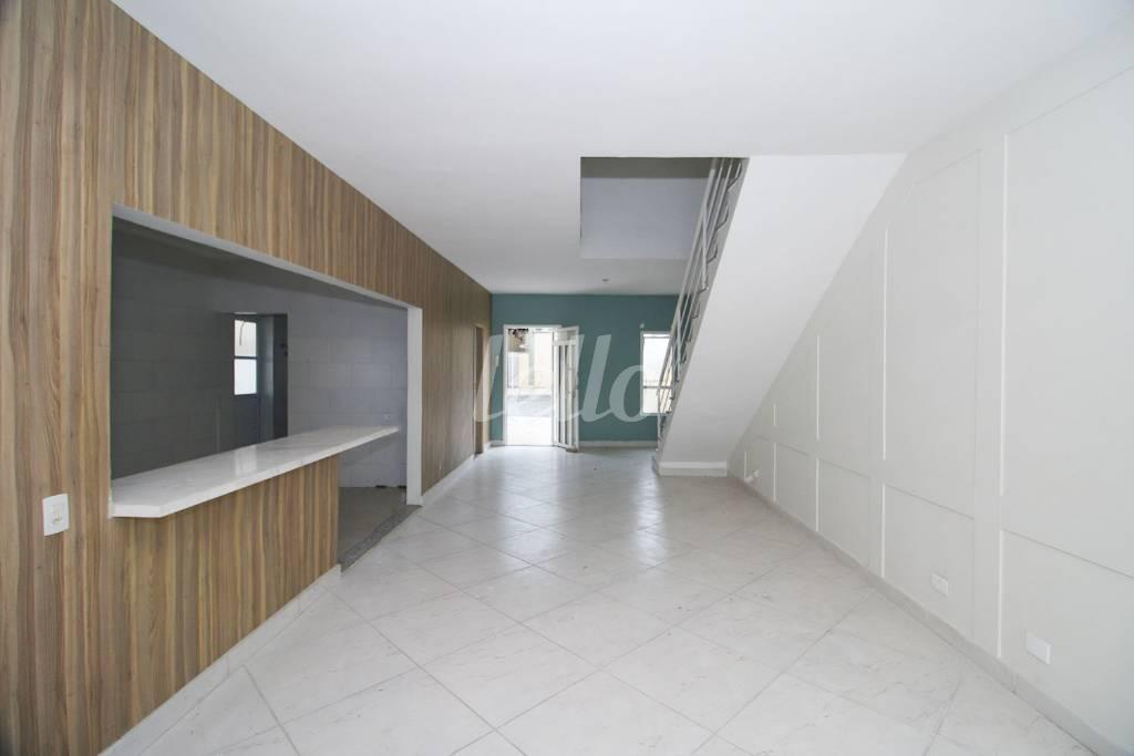 SALA de Casa para alugar, em condomínio - sobrado com 270 m², 4 quartos e 3 vagas em Planalto Paulista - São Paulo