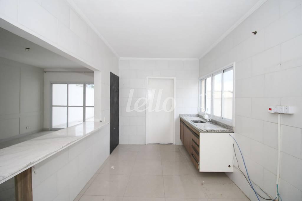 COZINHA de Casa para alugar, em condomínio - sobrado com 270 m², 4 quartos e 3 vagas em Planalto Paulista - São Paulo