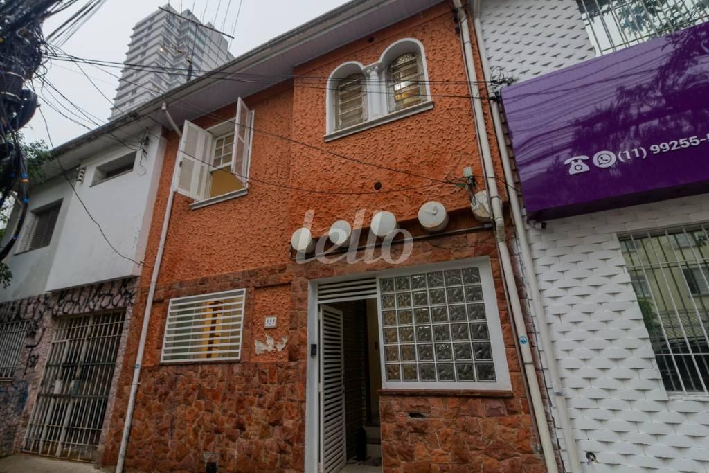 FACHADA de Casa à venda, sobrado com 180 m², 2 quartos e em Vila Mariana - São Paulo