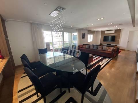 SALA de Apartamento à venda, Padrão com 167 m², 3 quartos e 3 vagas em Alto de Pinheiros - São Paulo