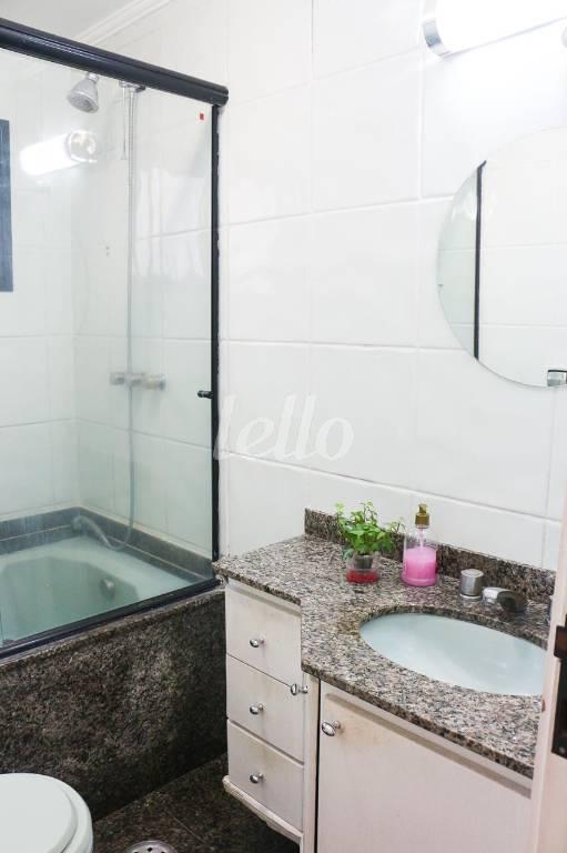 SUÍTE 1 BANHEIRO de Apartamento à venda, Padrão com 138 m², 3 quartos e 4 vagas em Vila Gomes Cardim - São Paulo