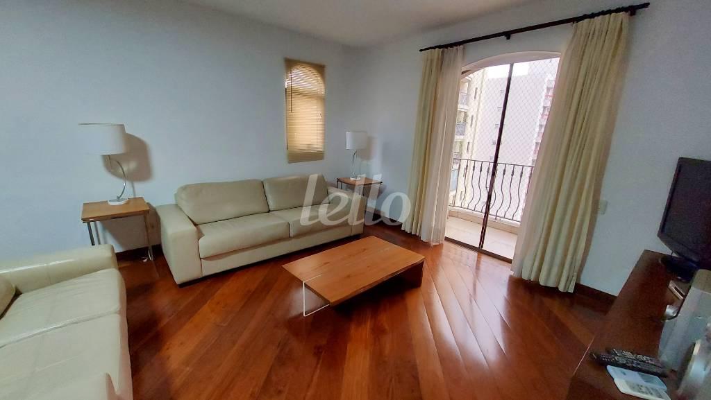 SALA DOIS AMBIENTES de Apartamento à venda, Padrão com 145 m², 3 quartos e 1 vaga em Jardim Paulista - São Paulo