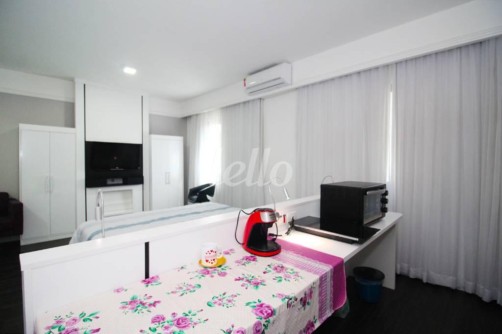 COPA de Apartamento para alugar, Padrão com 30 m², 1 quarto e 1 vaga em Indianópolis - São Paulo