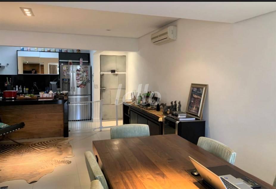 SALA de Apartamento à venda, Padrão com 100 m², 3 quartos e 2 vagas em Moema - São Paulo