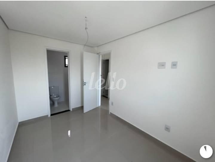 DORMITÓRIO COM SUÍTE de Apartamento à venda, Padrão com 95 m², 2 quartos e 2 vagas em Vila América - Santo André