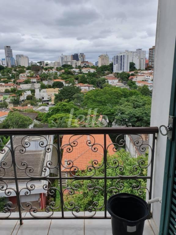 SACADA SALAS de Casa à venda, sobrado com 270 m², 3 quartos e 2 vagas em Vila Madalena - São Paulo