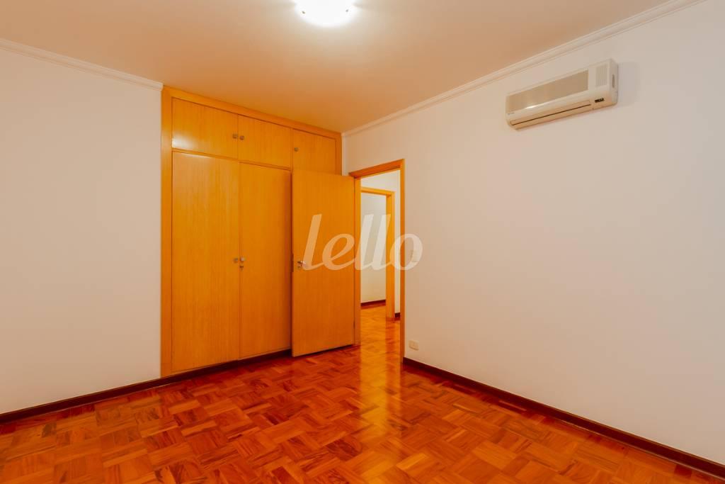 QUARTO 2 de Apartamento para alugar, Padrão com 180 m², 3 quartos e 1 vaga em Jardim Paulista - São Paulo