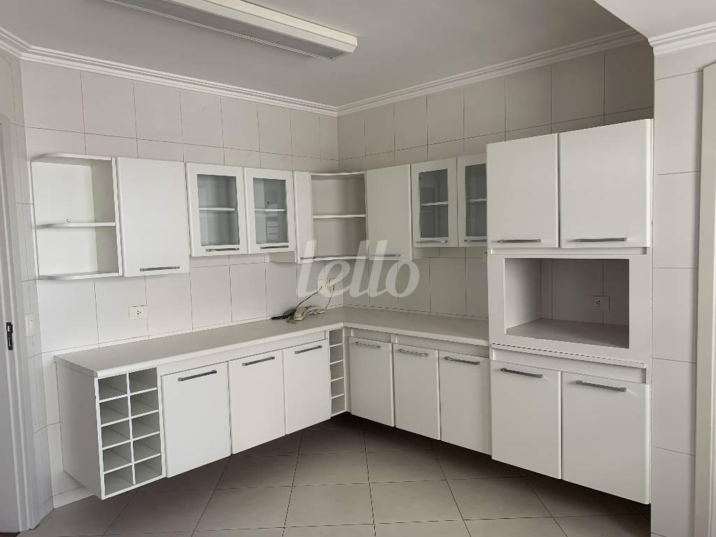COZINHA de Apartamento à venda, Padrão com 138 m², 3 quartos e 2 vagas em Indianópolis - São Paulo