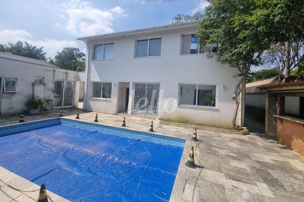 PISCINA de Casa à venda, sobrado com 391 m², e 15 vagas em Vila Ida - São Paulo