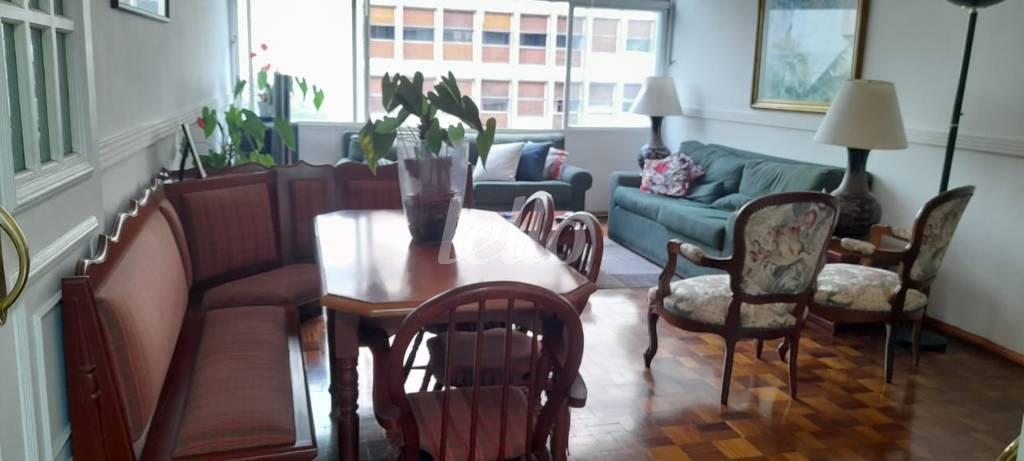 SALA de Apartamento à venda, Padrão com 130 m², 3 quartos e 1 vaga em Higienópolis - São Paulo