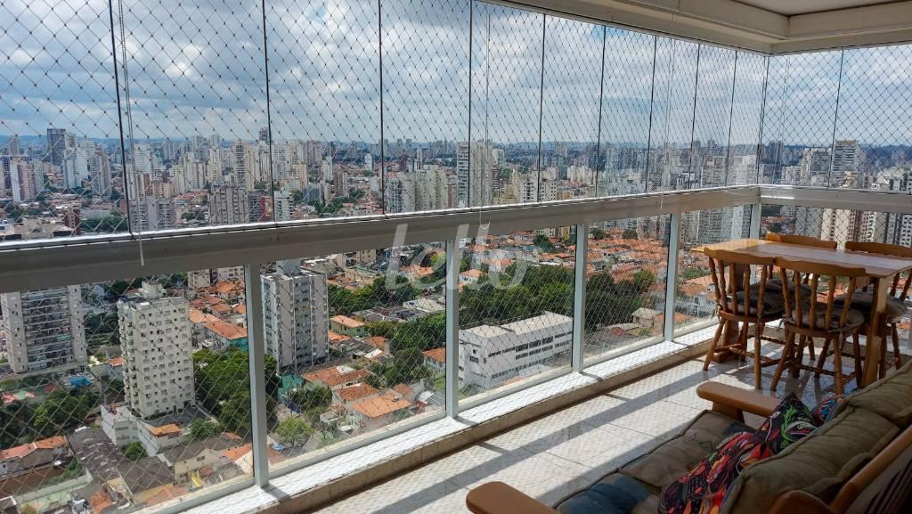 VISTA de Apartamento à venda, Padrão com 125 m², 4 quartos e 2 vagas em Vila Mariana - São Paulo