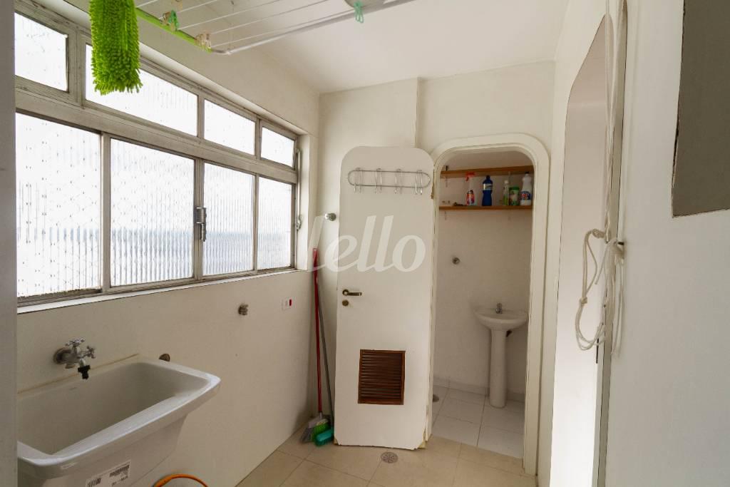 ÁREA DE SERVIÇO de Apartamento à venda, cobertura - Padrão com 130 m², 1 quarto e 2 vagas em Vila Clementino - São Paulo