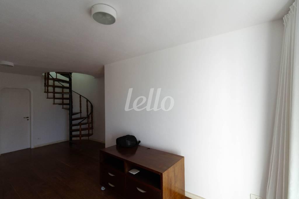 SALA de Apartamento à venda, cobertura - Padrão com 130 m², 1 quarto e 2 vagas em Vila Clementino - São Paulo